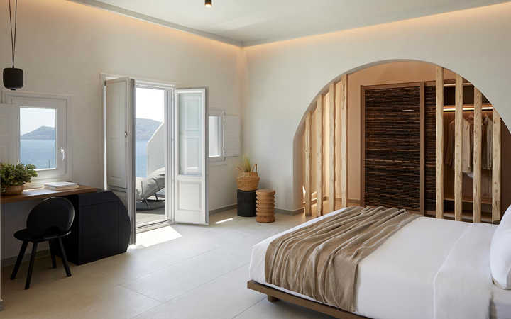 Superior Suite with outdoor hot tub and sea view