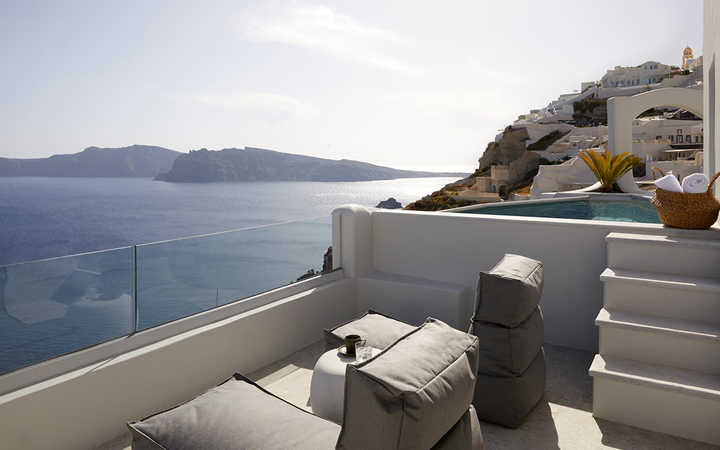 Master Suite with outdoor plunge pool and sea view