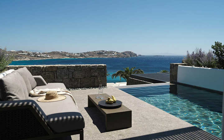 Executive Suite with Sea View & Private Pool - 45m²