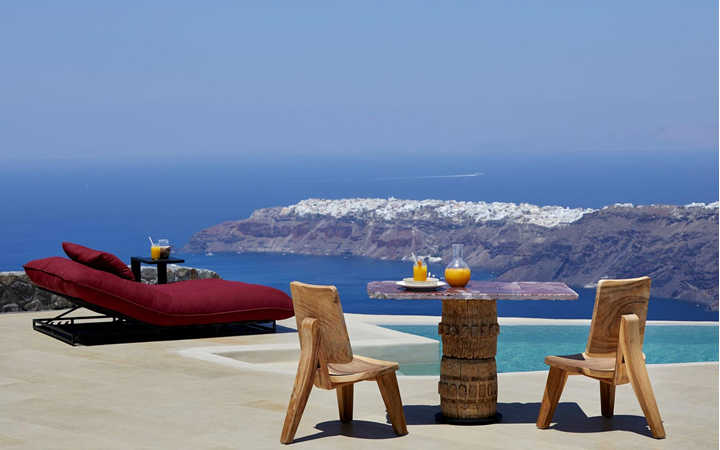 Cavalieros Honeymoon Villa with private heated pool and caldera view