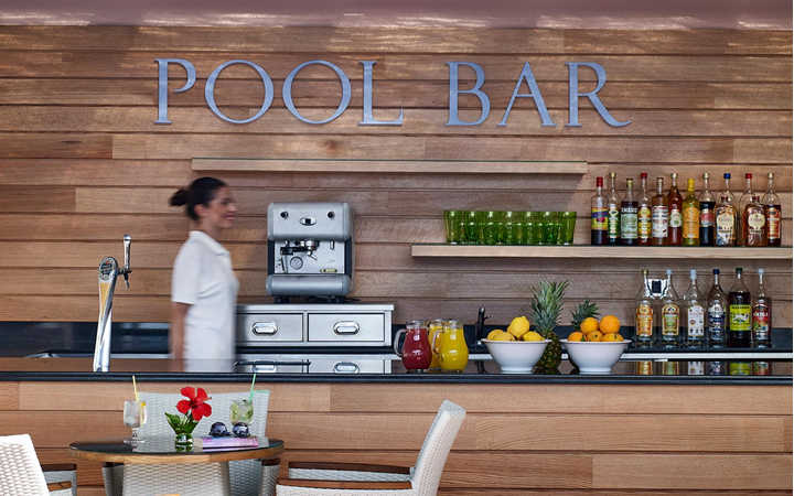 Pool Cocktail Bar